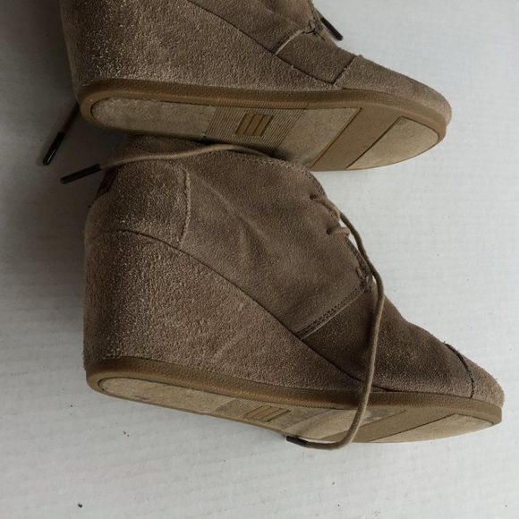 TOMS Desert Taupe Wedge Ankle Booties Shoes Suede Leather‎ Women's Size 8.5 - Picture 7 of 8